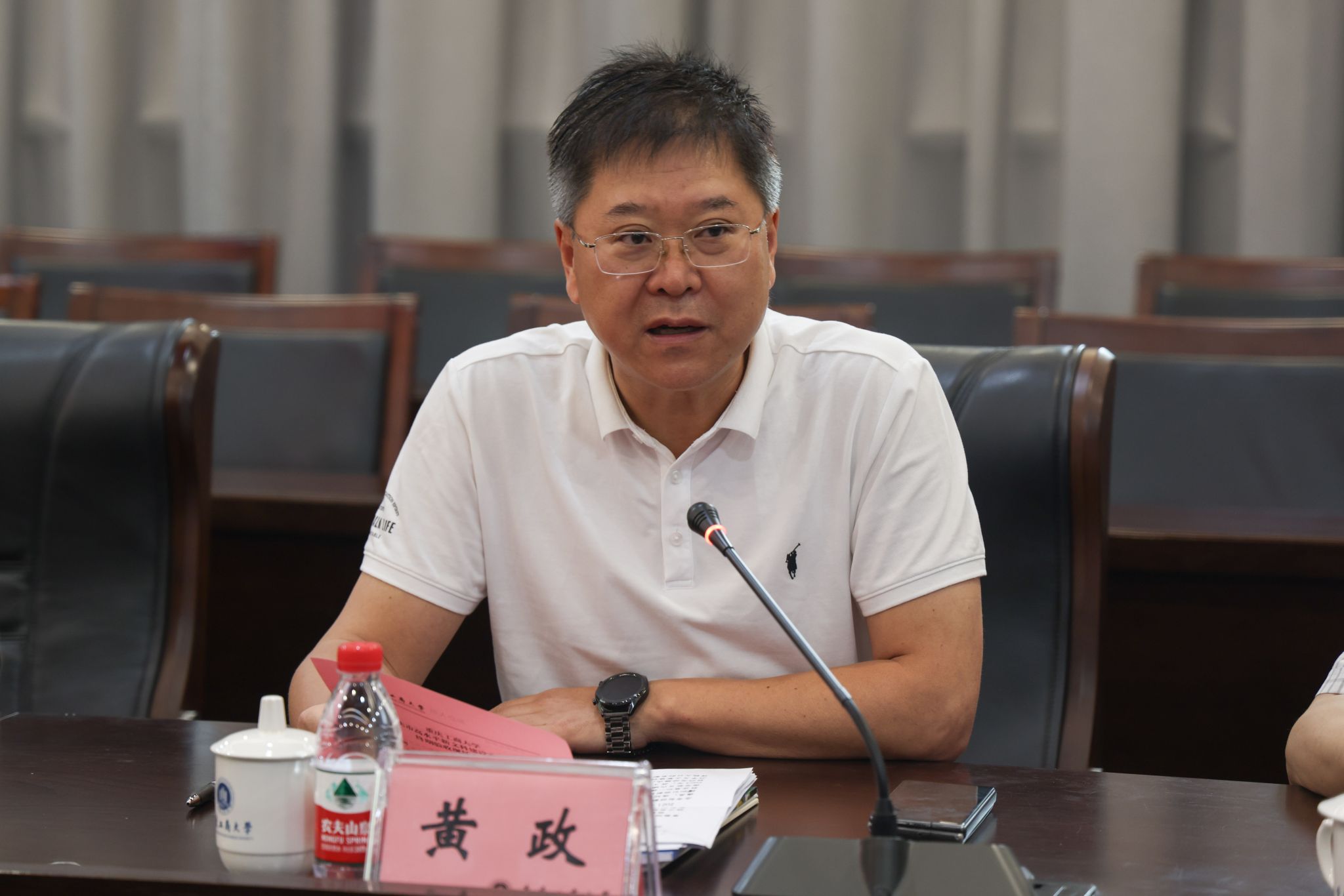 刘巧-1.jpg